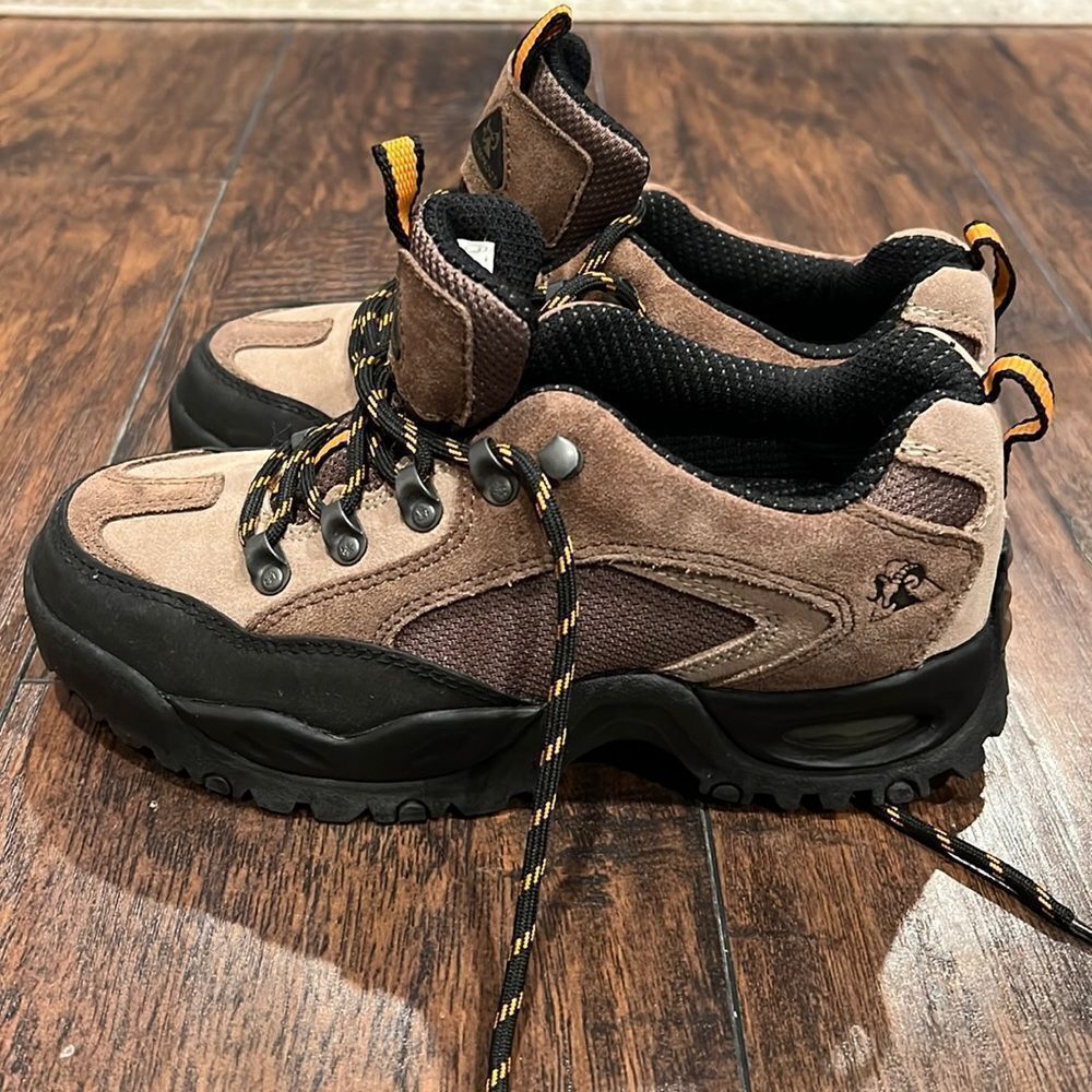 EUC "ROCKY" Low Cut Women's WATERPROOF HIKER BOOTS Size 7 M genuine leather